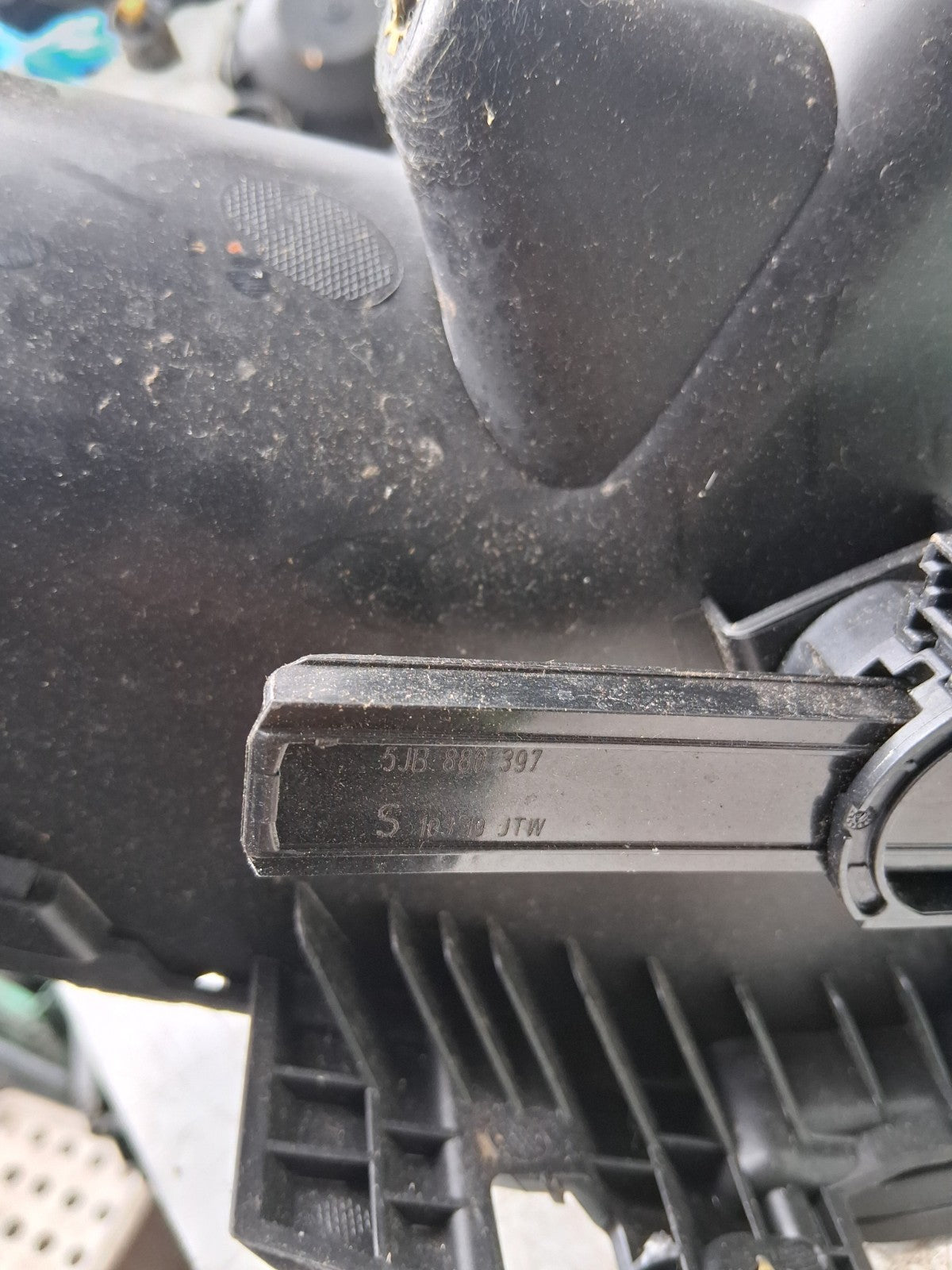 2019 SKODA FABIA STORAGE COMPARTMENT GLOVEBOX 6V2857097M