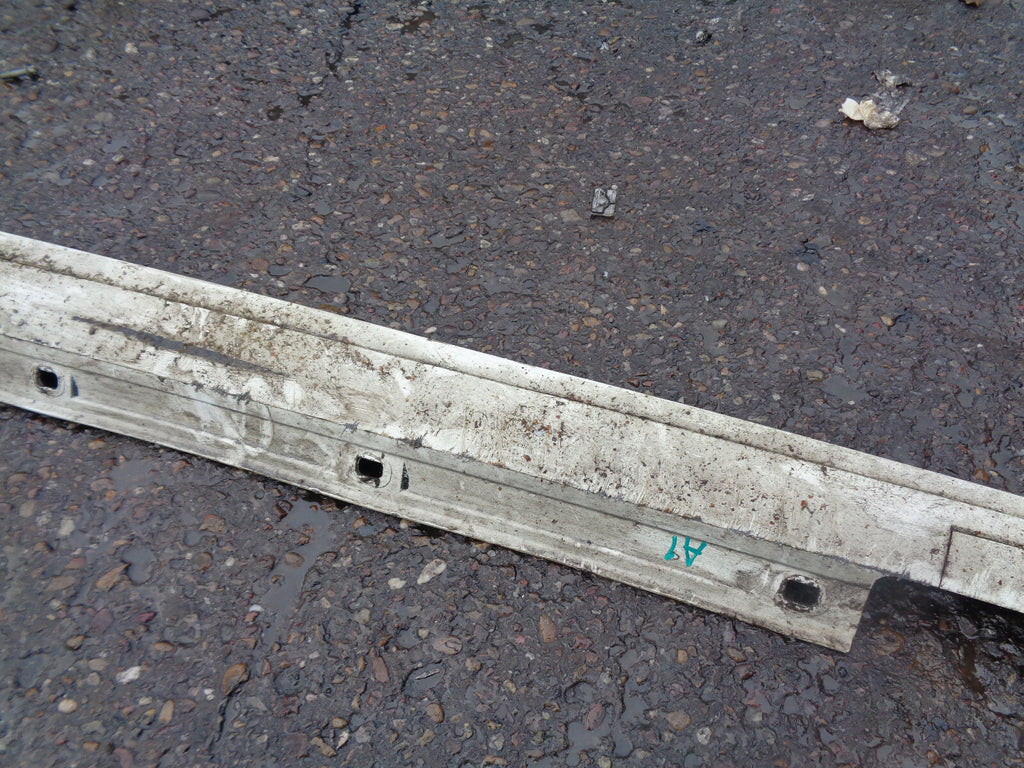 MERCEDES A CLASS A180 2017 5 DOOR OS DRIVER SIDE SKIRT PLASTIC TRIM WHITE DAMAGE