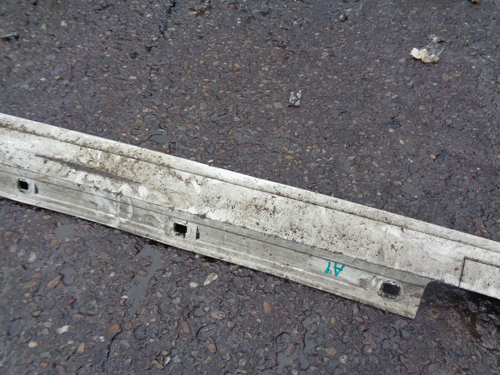 MERCEDES A CLASS A180 2017 5 DOOR OS DRIVER SIDE SKIRT PLASTIC TRIM WHITE DAMAGE