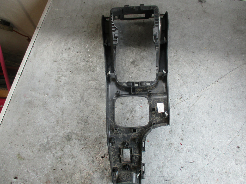 RENAULT MEGANE MK3 PLASTIC TRIM SURROUND CENTRE CONSOLE 969120032R