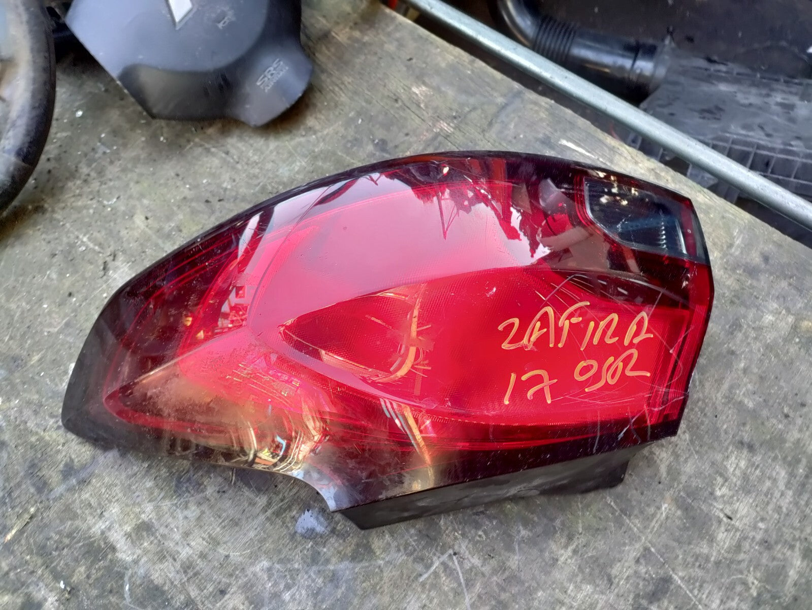 VAUXHALL ZAFIRA C MK3 2017 OSR DRIVER SIDE REAR TAIL LIGHT 39033313