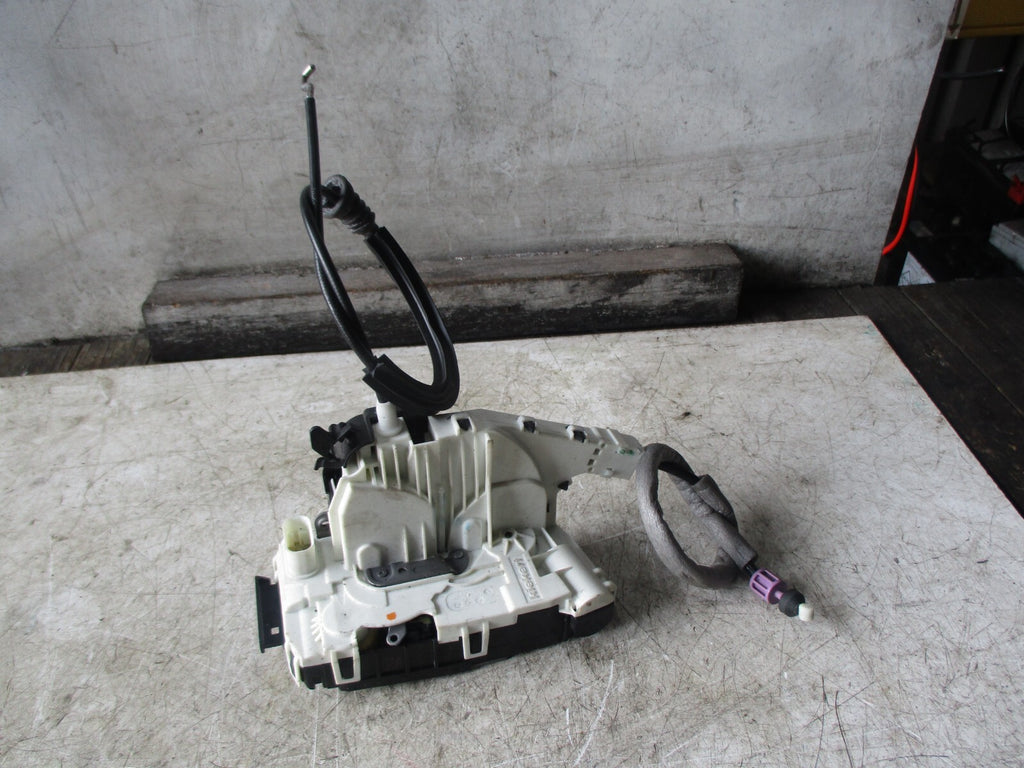 MERCEDES BENZ C CLASS W204 2014 OS DRIVER SIDE FRONT DOOR LOCK MECHANISM