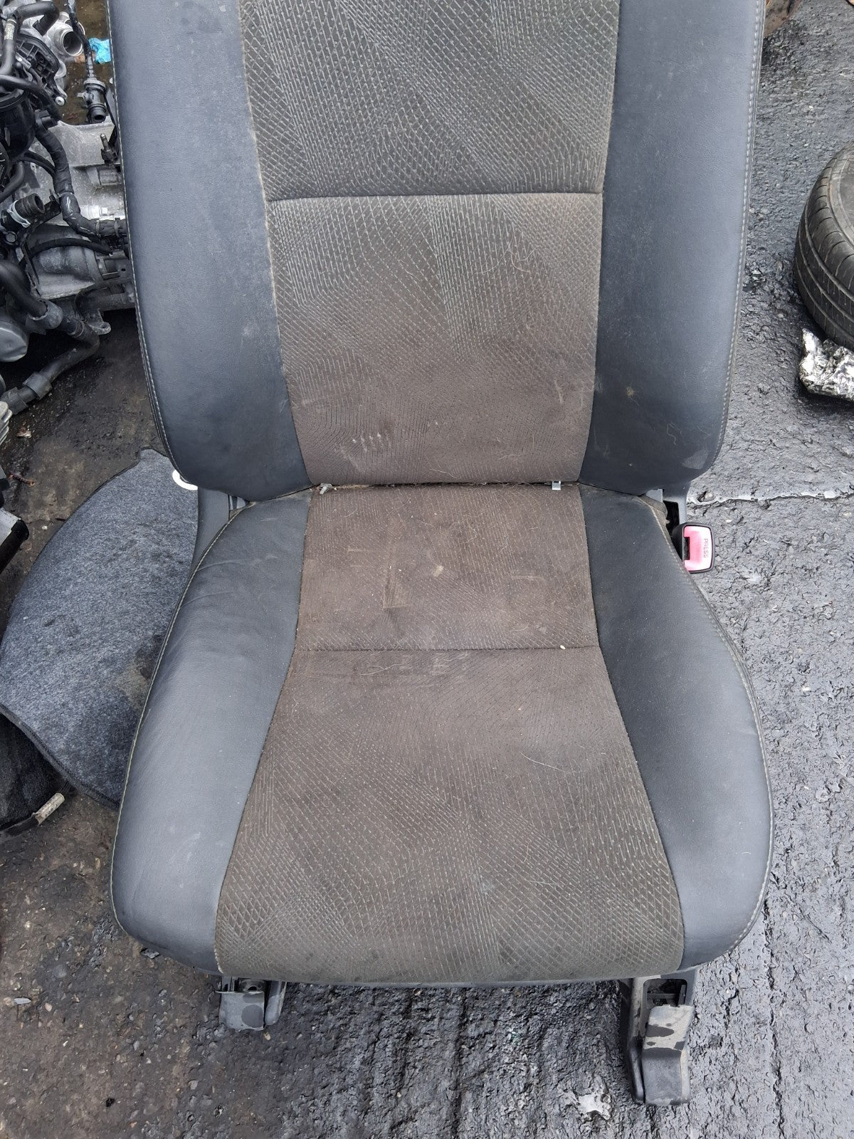 2013 TOYOTA ESTIMA MK3 OSF DRIVER SIDE FRONT COMPLETE SEAT HALF LEATHER