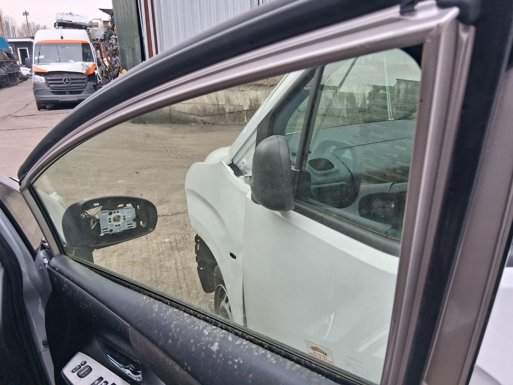 2018 TOYOTA PRIUS V PLUS XW40 OSF DRIVER SIDE FRONT RIGHT WINDOW GLASS