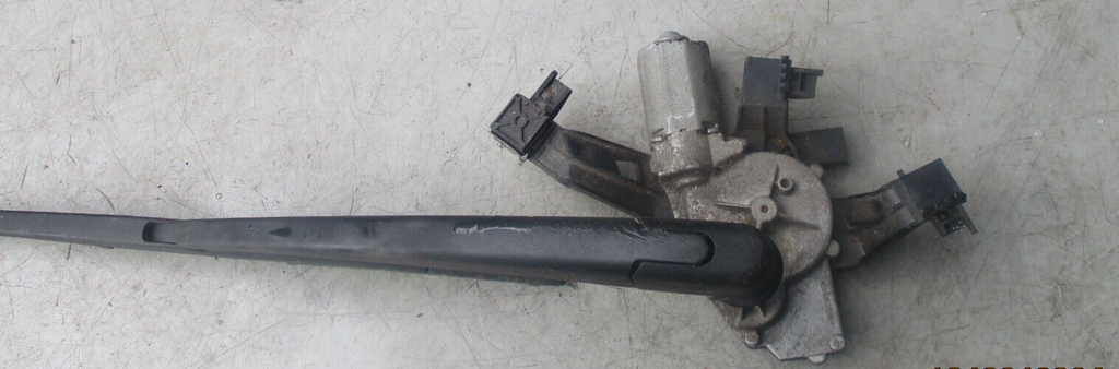 2010 PEUGEOT 207 REAR WINDSCREEN WIPER MOTOR WITH WIPER ARM 0390201813