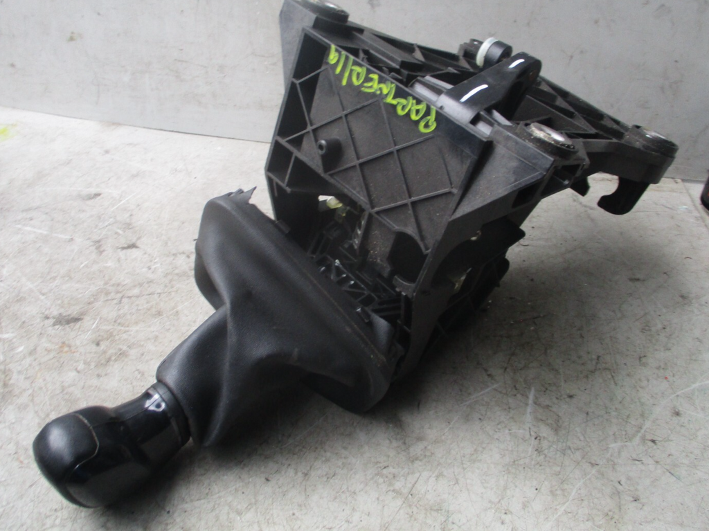 2019 PEUGEOT PARTNER 5 SPEED MANUAL GEARSTICK GEAR STICK ASSEMBLY 9814652680