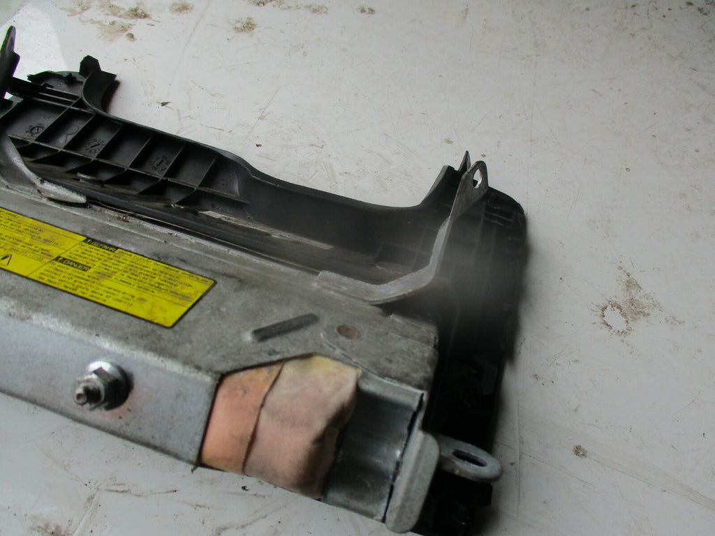 TOYOTA YARIS MK2 2009 NS PASSENGER SIDE KNEE DASH BAG 30547710FKAAD 305477
