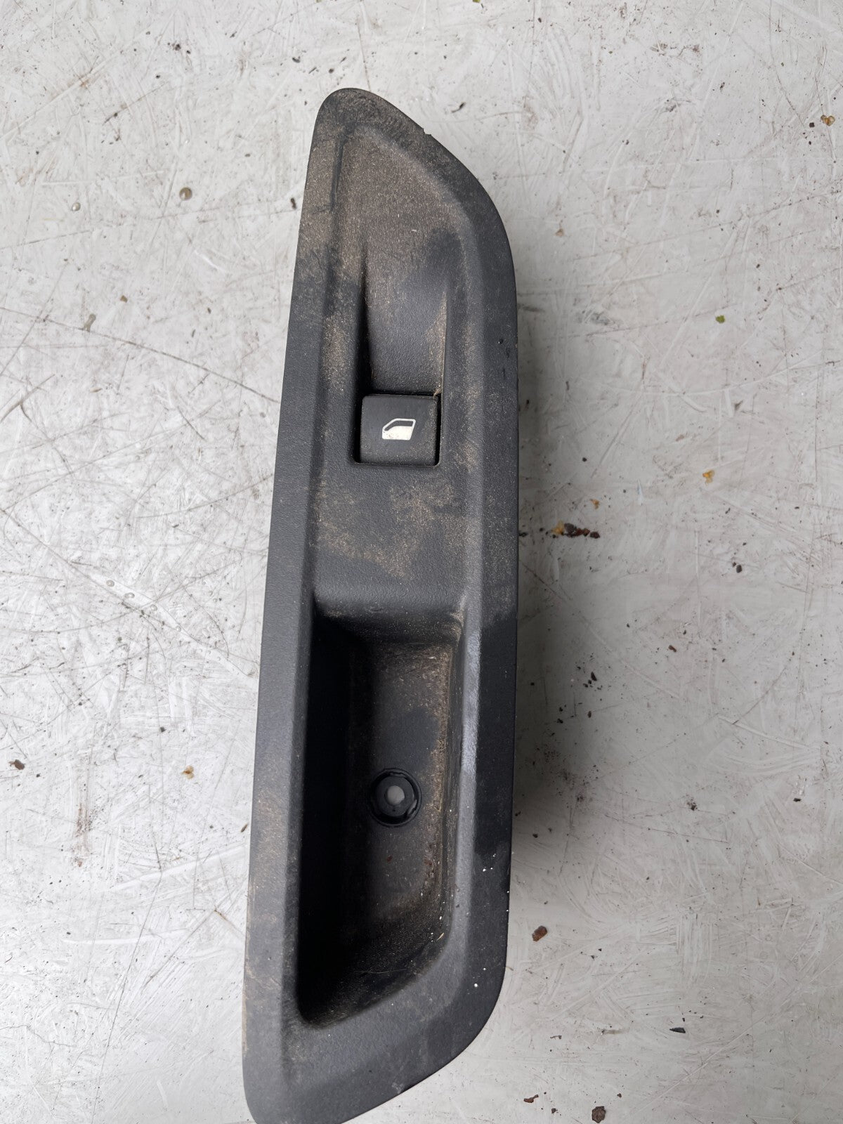 CITROEN C4 PASSENGER SIDE WINDOW CONTROL SWITCH 9831081580
