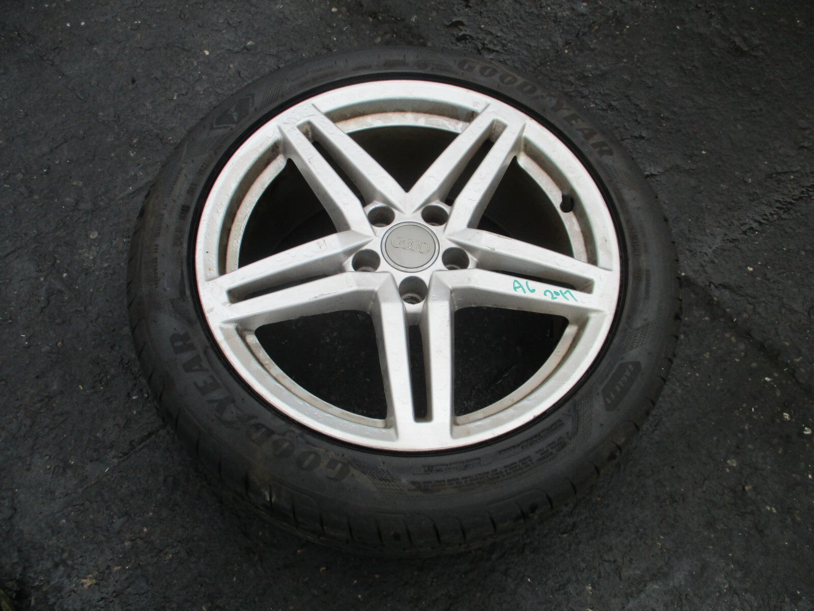 2017 AUDI A6 C7 18 INCH ALLOY WHEEL WITH TYRE 245/45R18 4G0601025CP REF 2