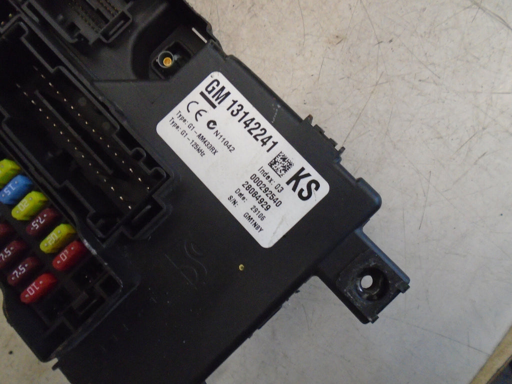 VAUXHALL CORSA D 2006 FUSE BOX RELAY BOX CONTROLLER MODULE 13142241