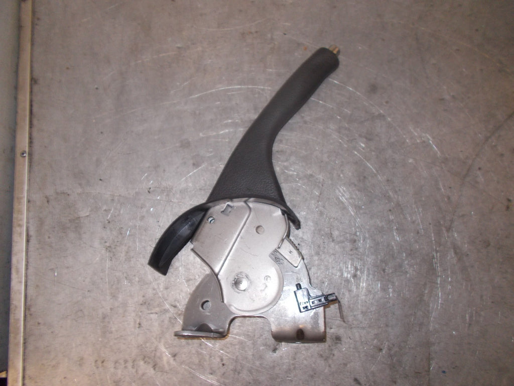 TOYOTA AVENSIS T250 2007 MK2 HANDBRAKE LEVER