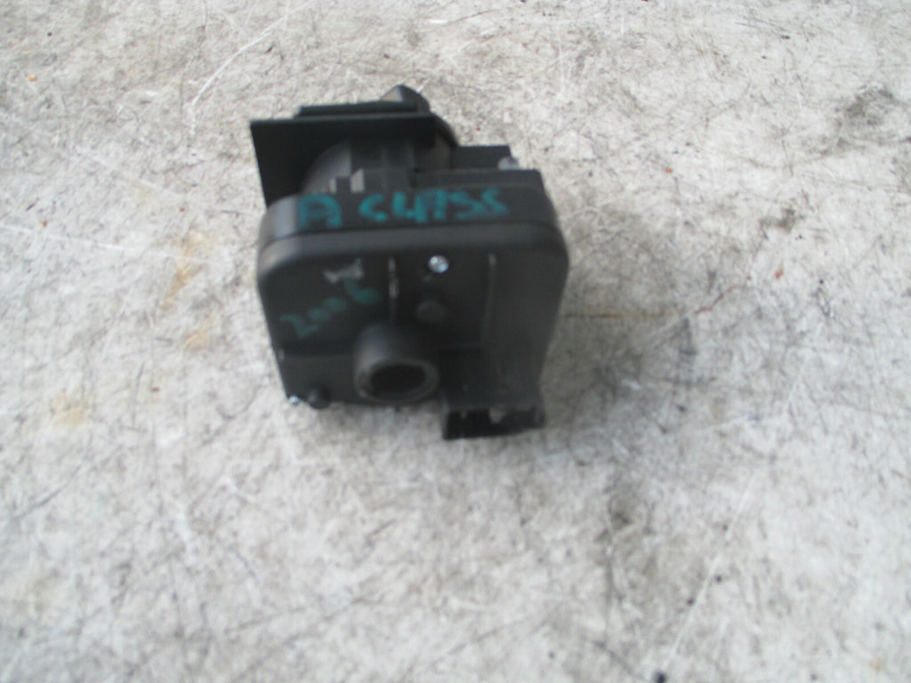 MERCEDES BENZ A CLASS W169 2006 HEADLIGHT SWITCH UNIT A1695451704