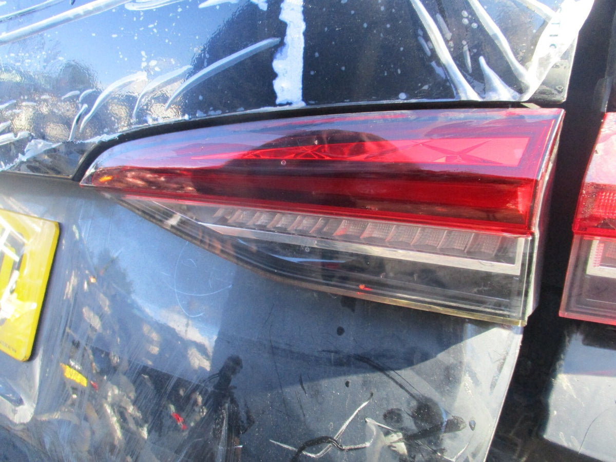 2023 SKODA OCTAVIA MK4 NX ESTATE OSR DRIVER SIDE REAR INNER TAIL LIGHT LAMP