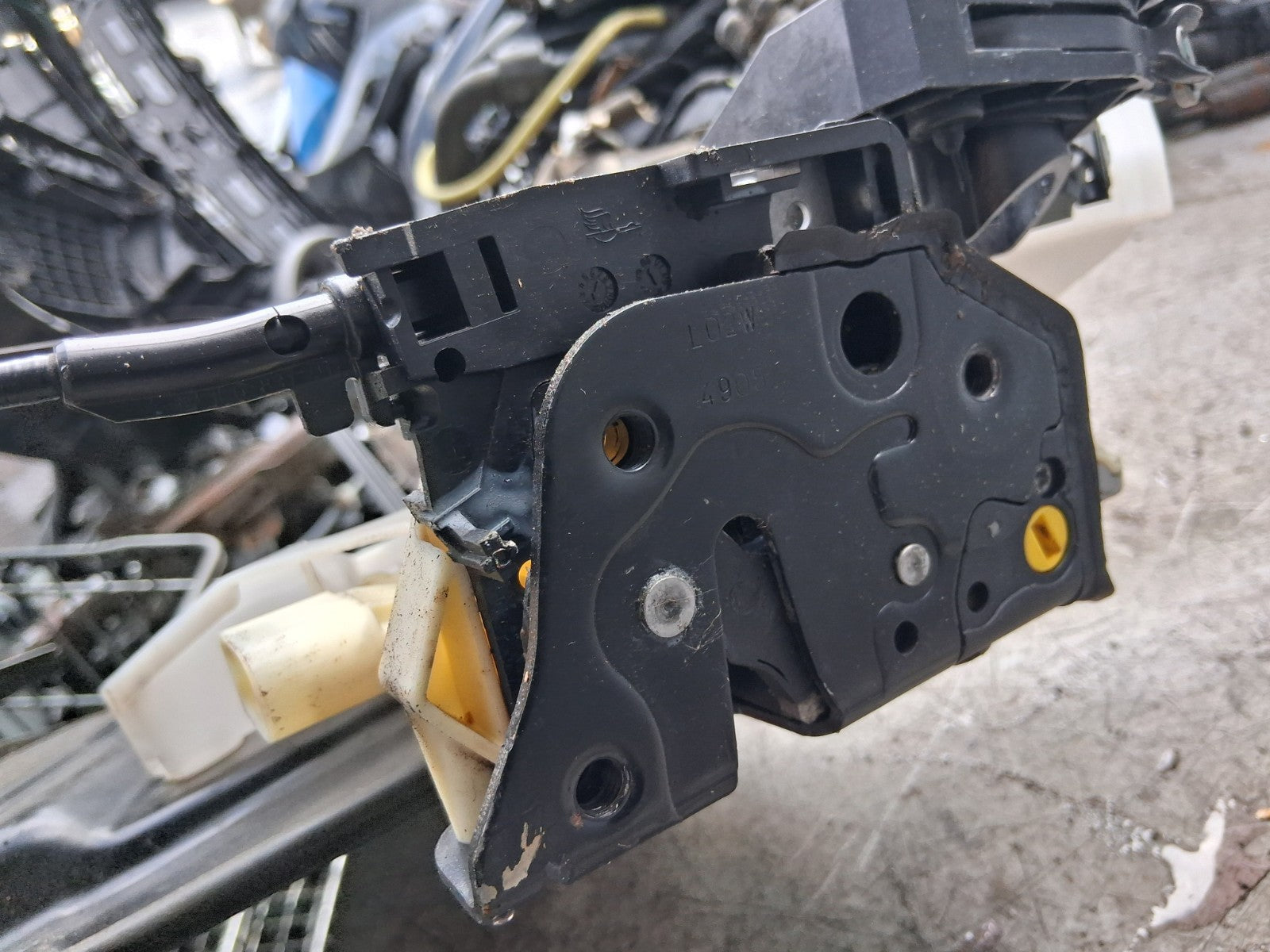 2006 VW VOLKSWAGEN PASSAT B6 ESTATE NSR PASSENGER SIDE REAR DOOR LOCK MECHANISM