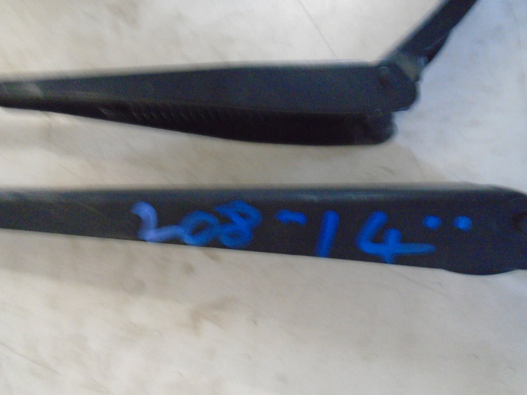 PEUGEOT 208 2014 MK1 PAIR OF WIPER BLADES 9673916780