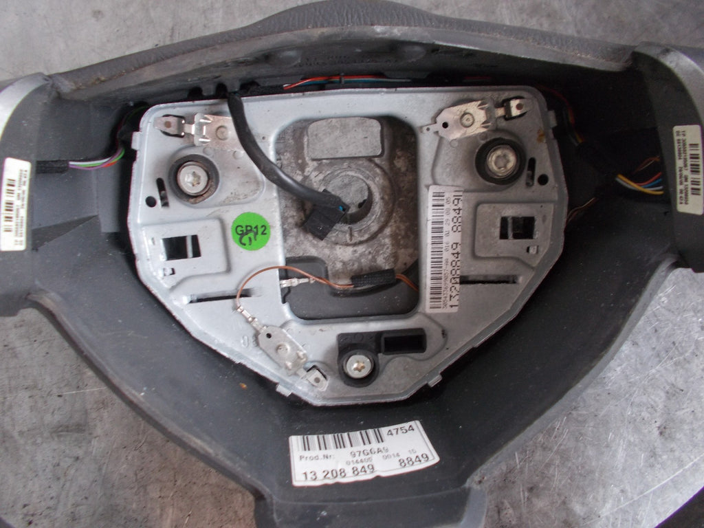 VAUXHALL VECTRA C STEERING WHEEL WITH STEREO CONTROLS. NO AIRBAG. 13208849