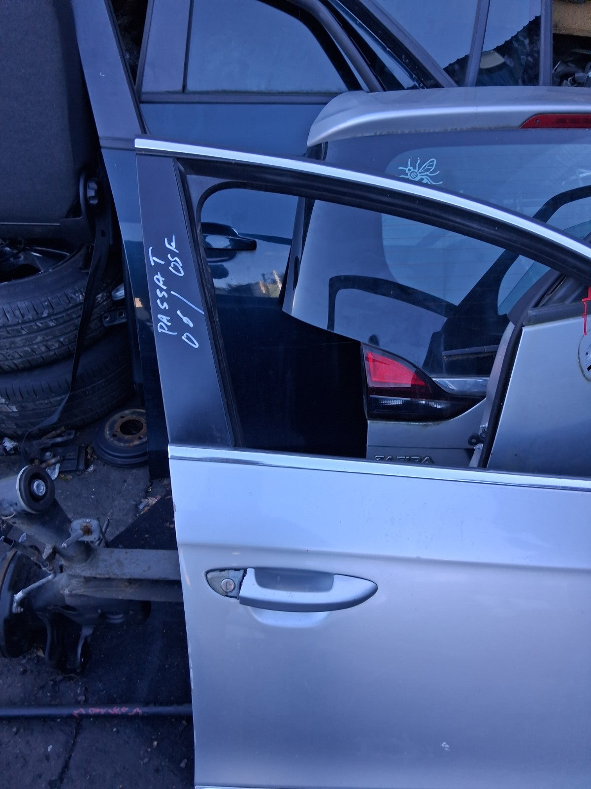 2006 VW VOLKSWAGEN PASSAT B6 ESTATE OSF DRIVER SIDE FRONT RIGHT BARE DOOR SILVER