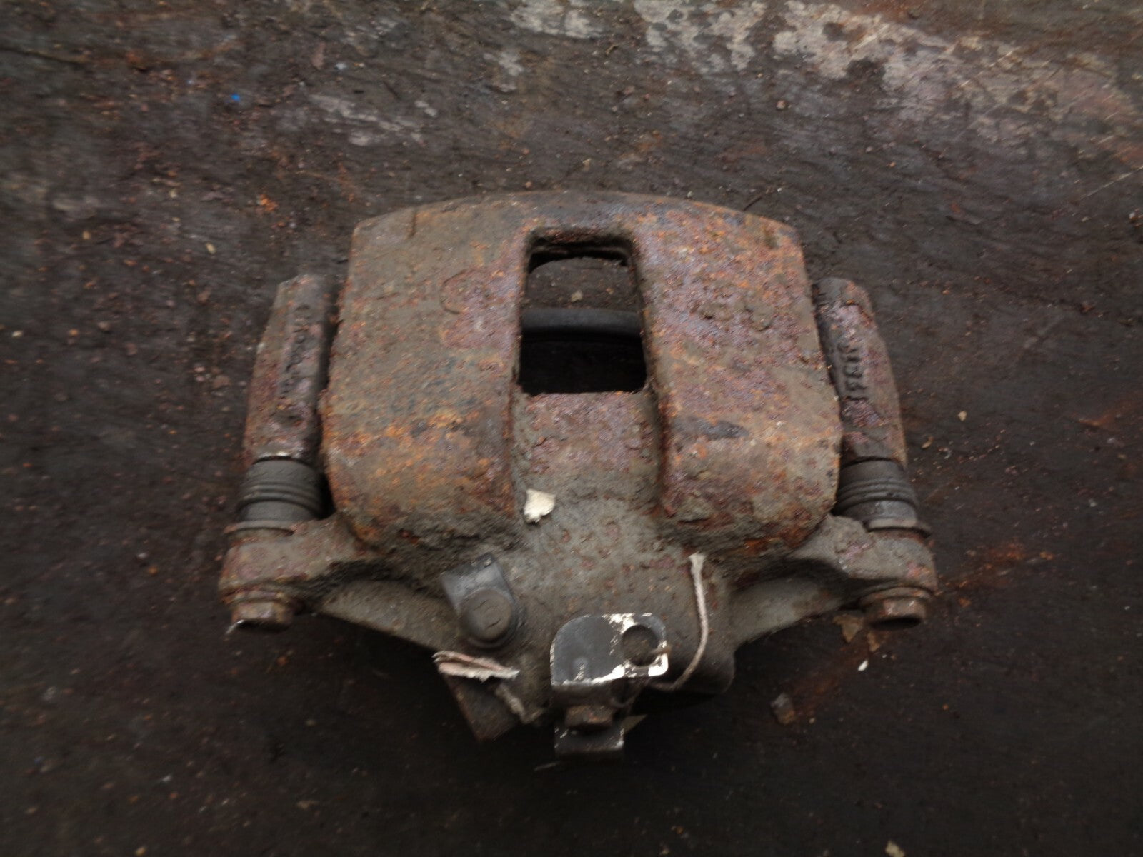 FIAT BRAVA BRAVO 1.9 2007 NSF PASSENGER SIDE FRONT BRAKE CALIPER ASSEMBLY