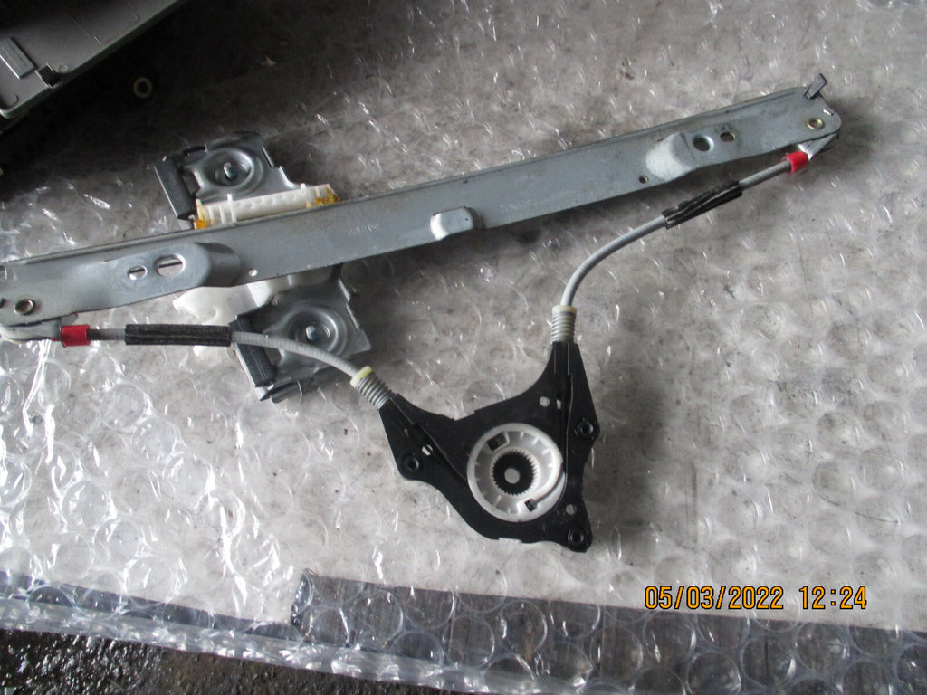 FORD FIESTA 2016 MK7 OSF FRONT DRIVER SIDE WINDOW MOTOR REGULATOR 8A61A23200
