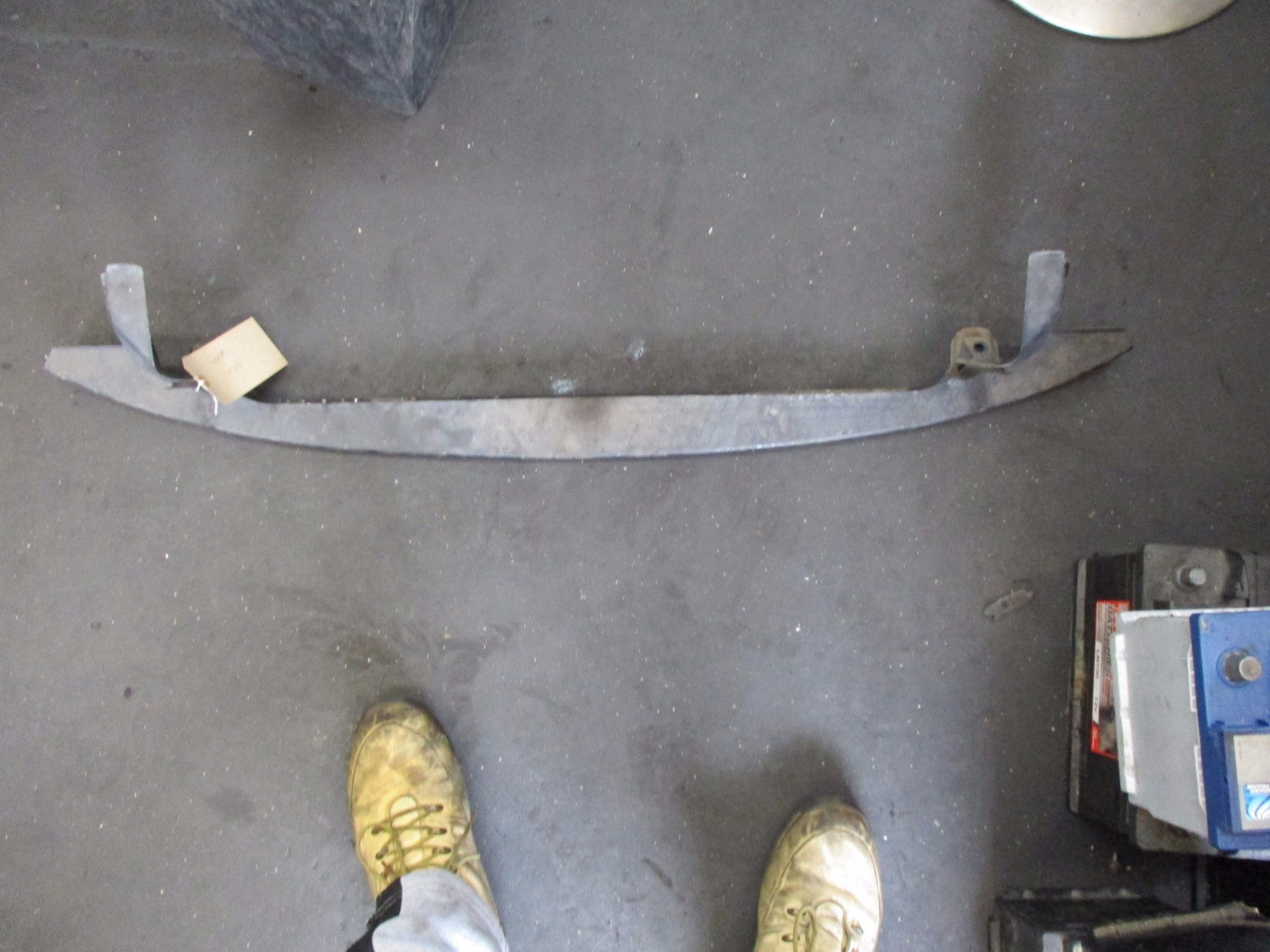 VOLKSWAGEN VW GOLF MK5 2006 LOWER FRONT BUMPER REINFORCEMENT BAR