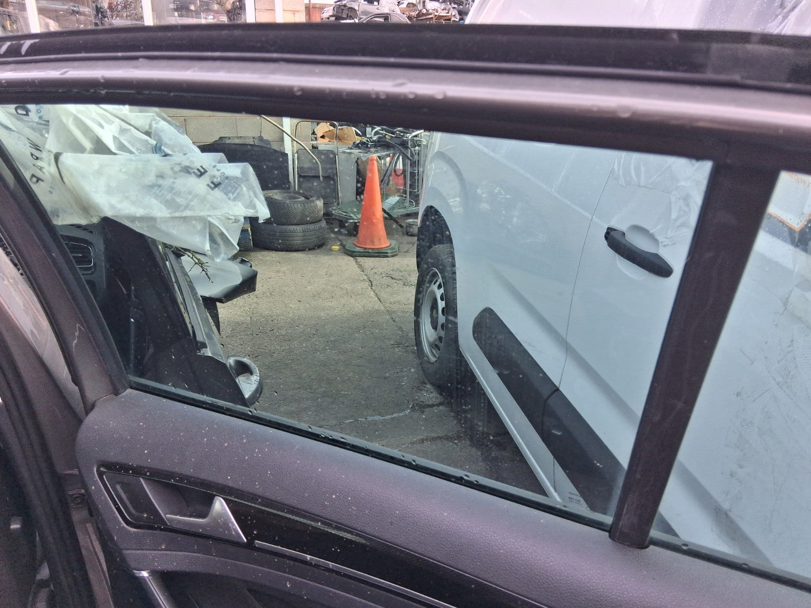 2016 VOLKSWAGEN GOLF MK7 OSR DRIVER SIDE REAR RIGHT WINDOW GLASS