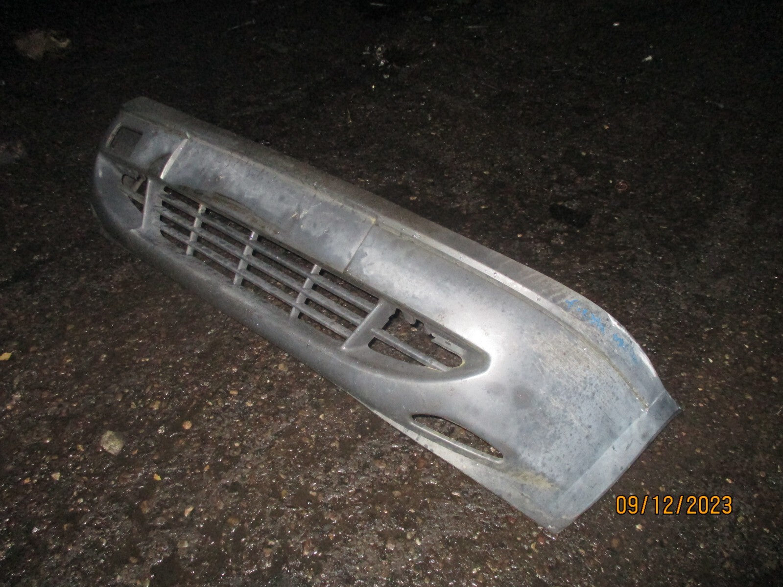 FORD FIESTA MK5 2000 FRONT COMPLETE BUMPER PLASTIC