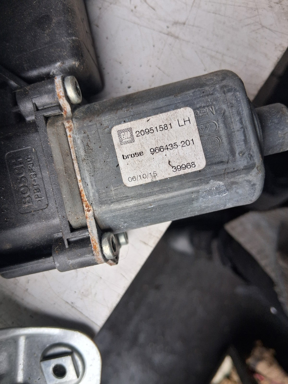 2018 VAUXHALL ZAFIRA C NSF PASSENGER SIDE LEFT WINDOW MOTOR REGULATOR 20951581