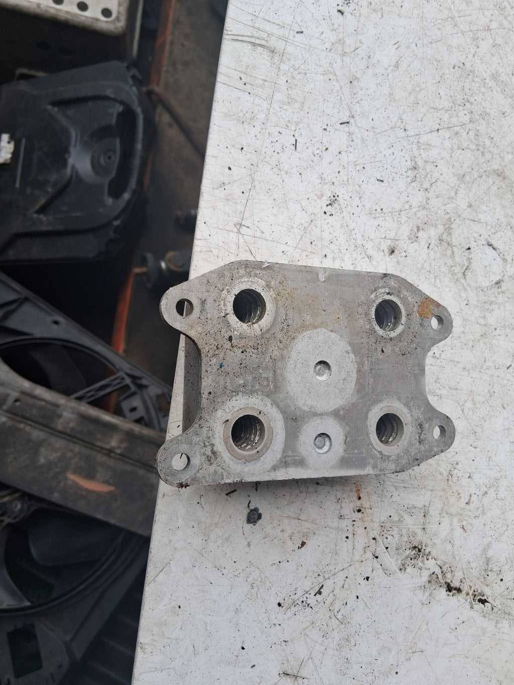 2016 VW VOLKSWAGEN GOLF MK7 1.4 PETROL ENGINE OIL COOLER 04E117021K