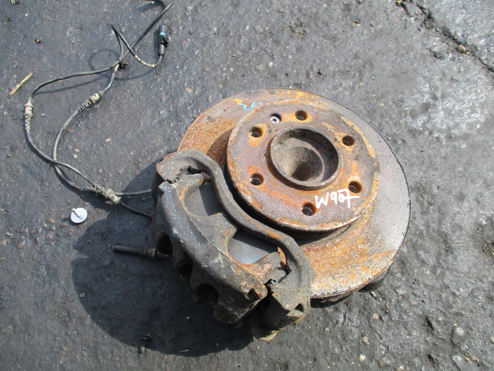 MERCEDES BENZ SPRINTER W907 2019 2.1 DIESEL OS DRIVER SIDE WHEEL BEARING HUB