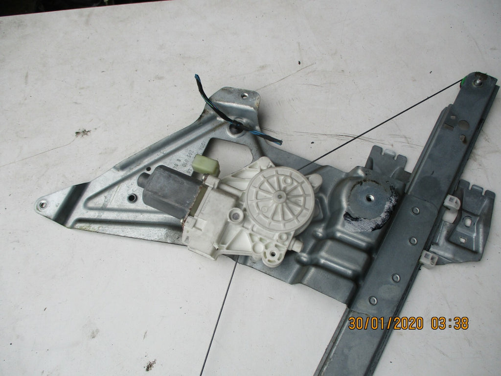 MERCEDES SPRINTER W906 2013 OSF DRIVER FRONT WINDOW REGULATOR MOTOR A9067200146