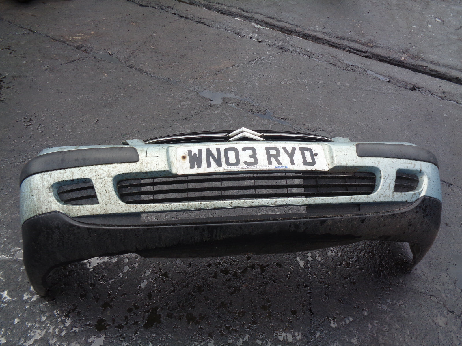 CITROEN C5 2003 ESTATE FRONT COMPLETE BUMPER + GRILL GREEN