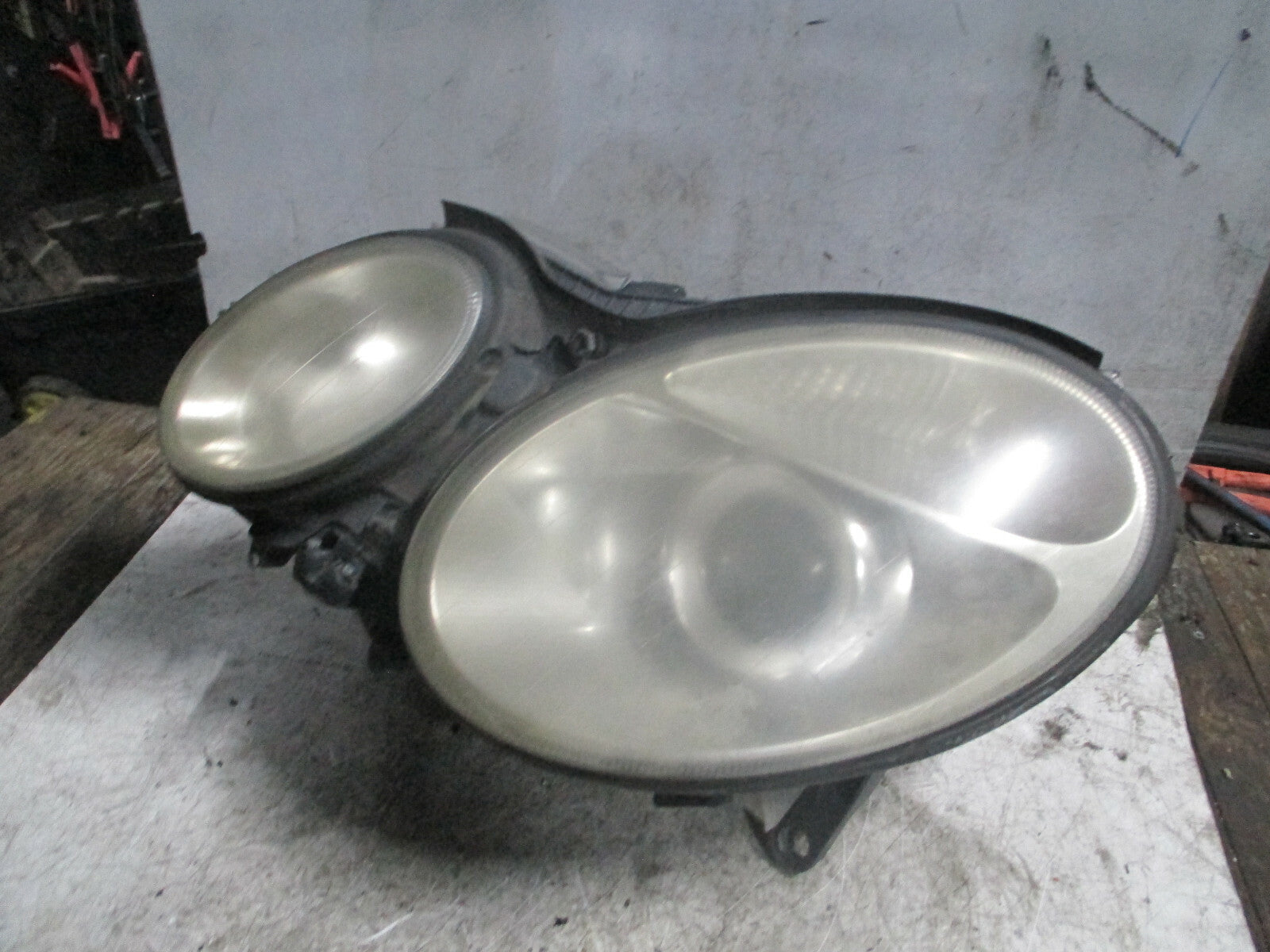 MERCEDES BENZ E CLASS W211 2004 FRONT PASSENGER SIDE HEADLIGHT HEADLAMP