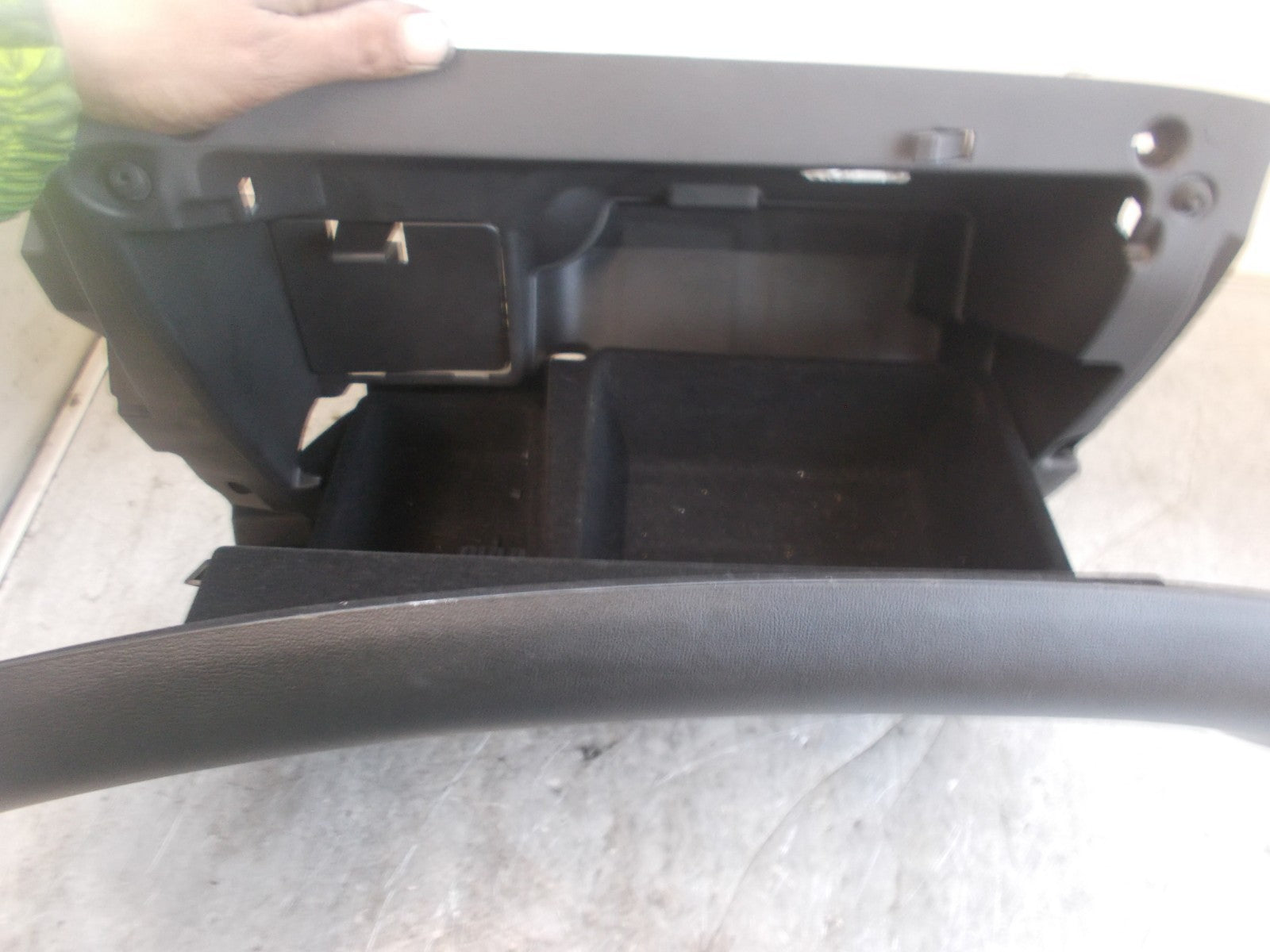 VAUXHALL INSIGNIA A (MK1) 2008-2017 NS PASSENGER SIDE GLOVE BOX 13273294