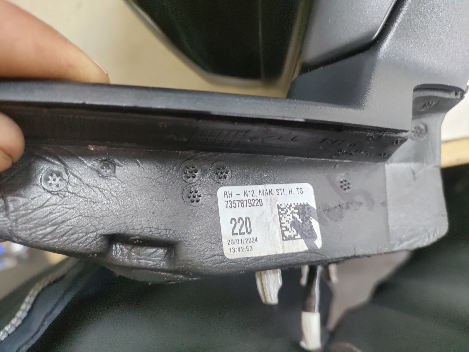 2024 JEEP AVENGER OSF DRIVER SIDE MANUAL FOLD WING MIRROR BLACK