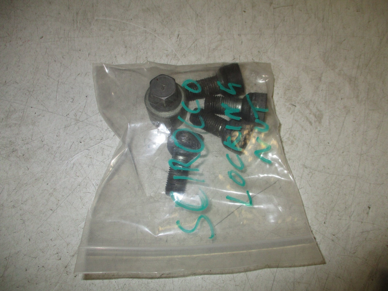 VW VOLKSWAGEN SCIROCCO MK3 2014 4 x LOCKING WHEEL NUT & KEY