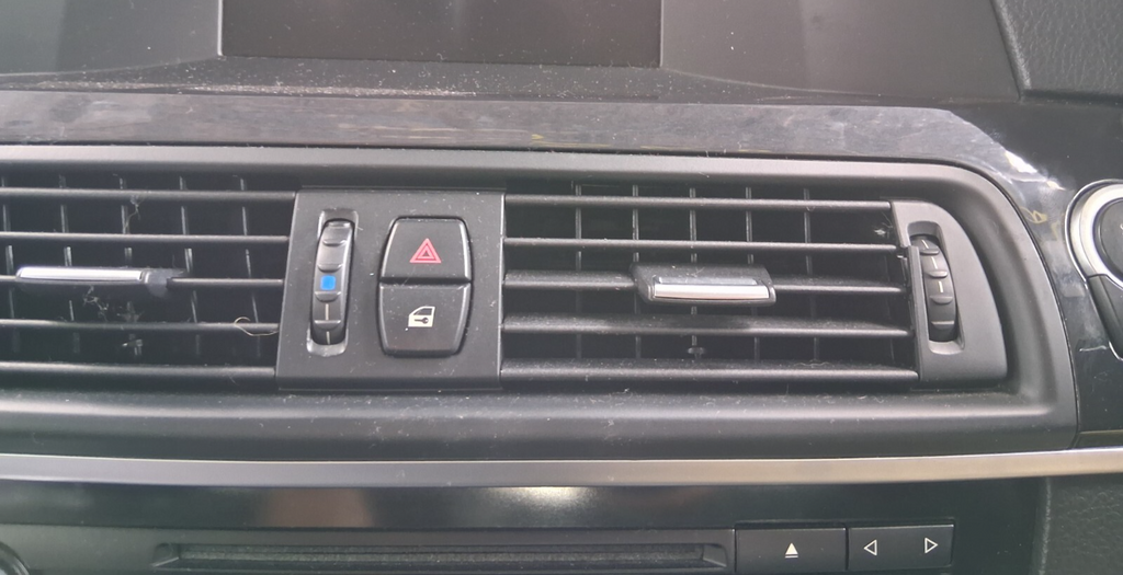 2012 BMW 5 SERIES F10 CENTRE DASHBOARD FRONT AIRVENT HAZARD SWITCH TRIM PANEL