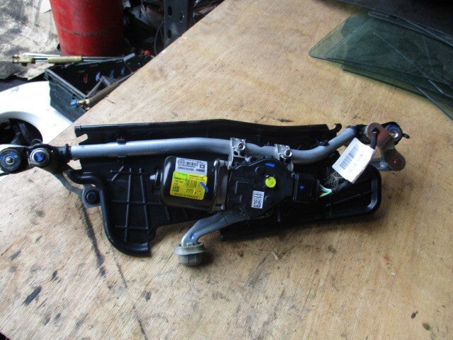 CITROEN C4 MK3 2021 FRONT WINDSCREEN WIPER MOTOR LINKAGES 9824534680