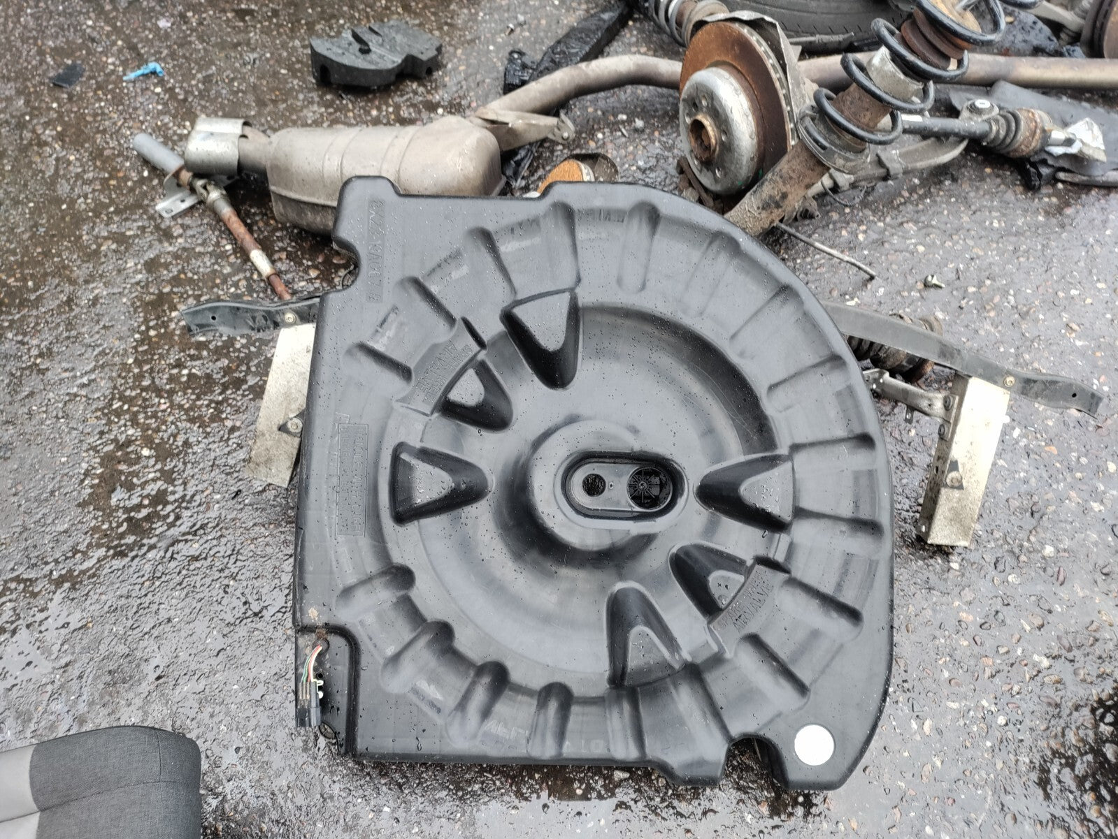 2009 JAGUAR XF X250 SPARE WHEEL SUB-WOOFER SPEAKER 8X2319A067AB