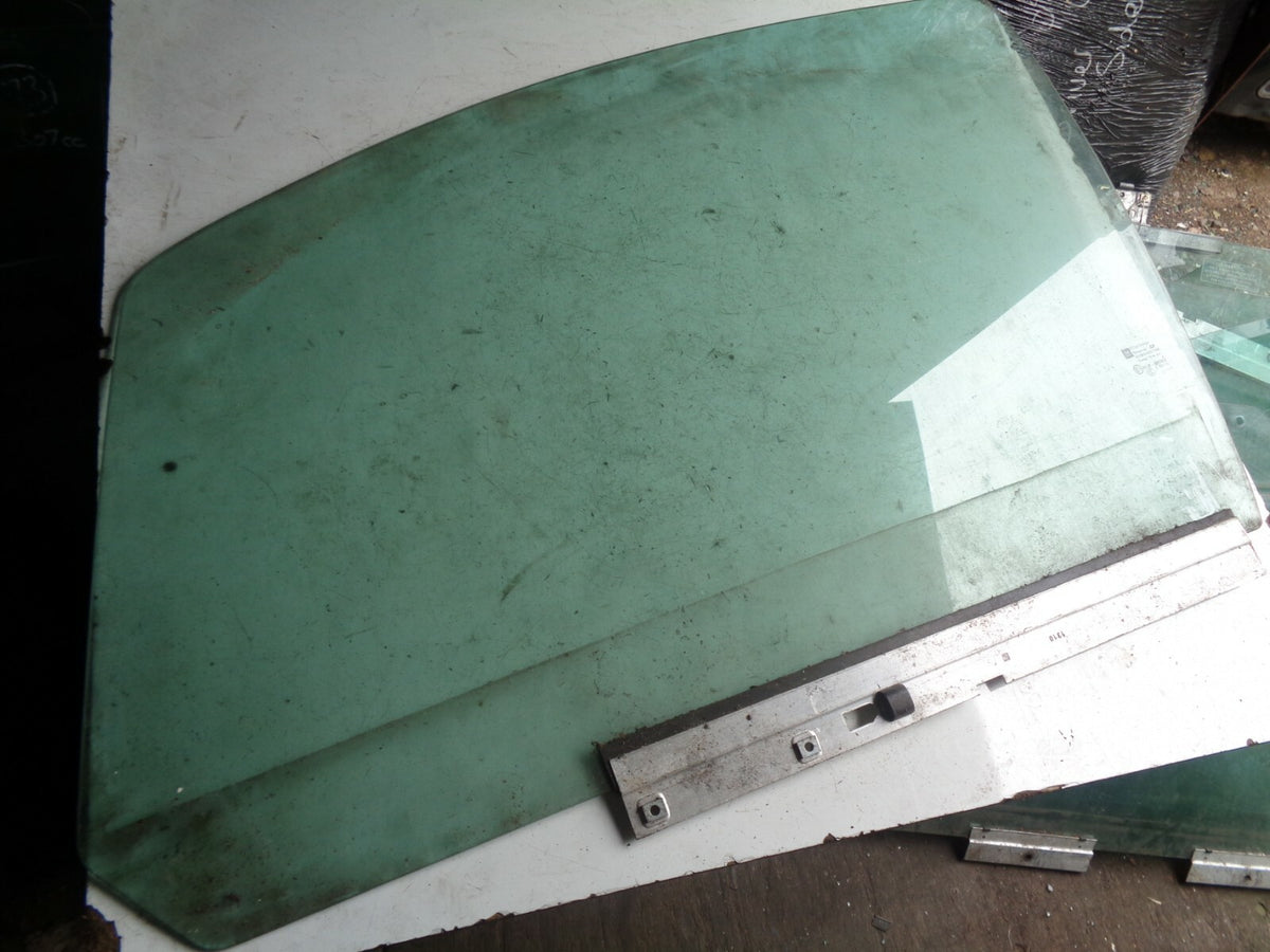 VAUXHALL ZAFIRA B NS PASSENGER SIDE LEFT FRONT DR WINDOW DROP GLASS E143R001582