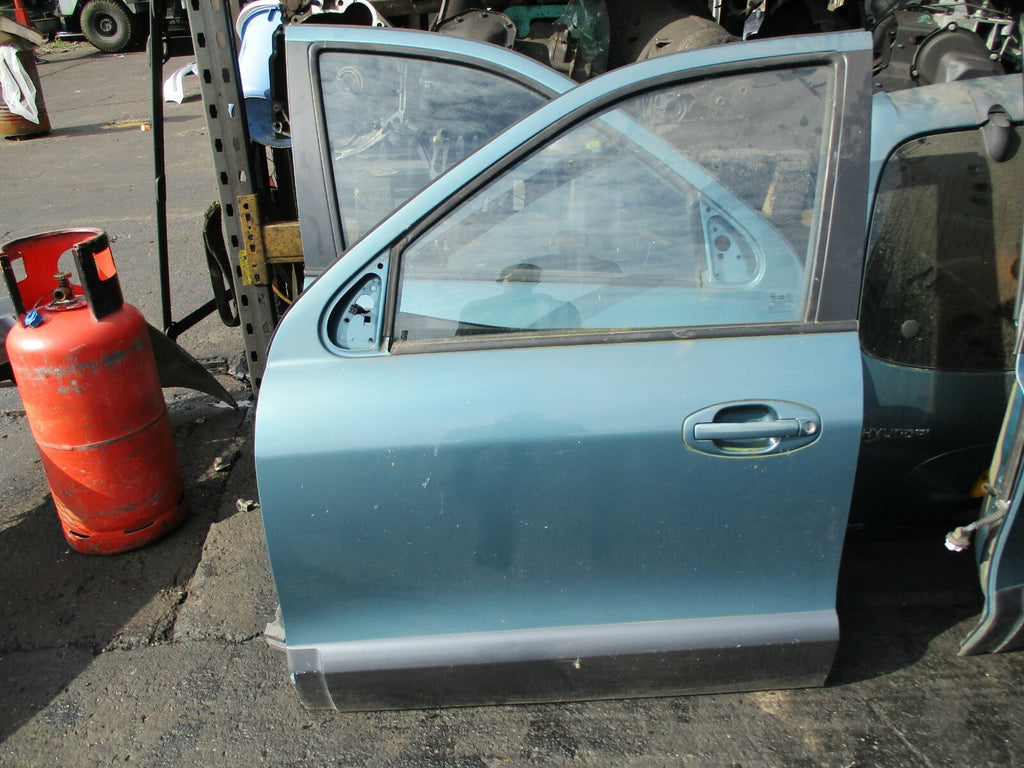 HYUNDAI SANTA FE MK1 NSF PASSENGER SIDE FRONT DOOR BLUE