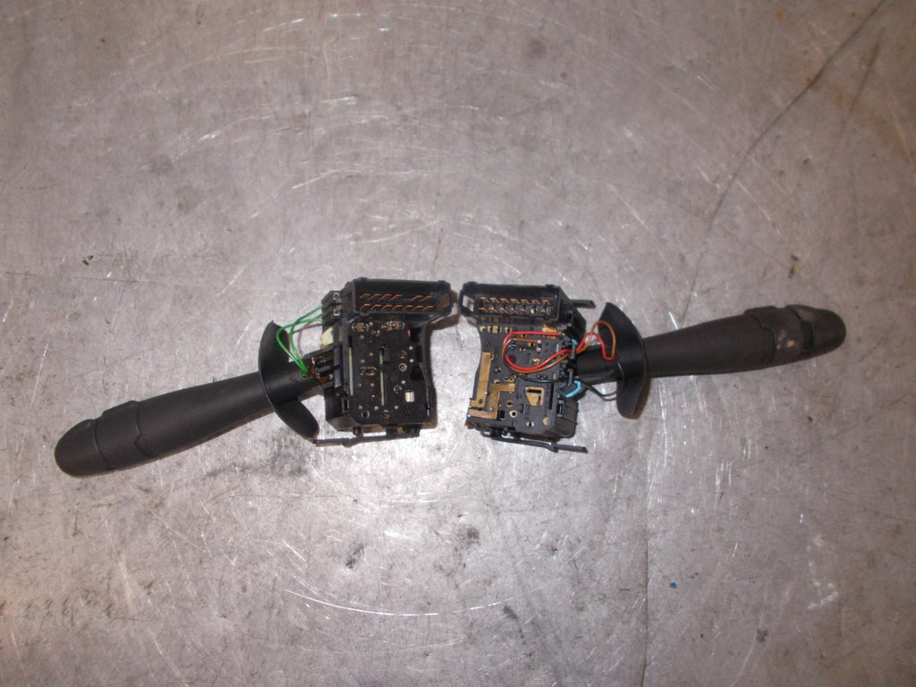 RENAULT LAGUNA MK2 2005 HEADLIGHT WIPER STALKS 8200012245