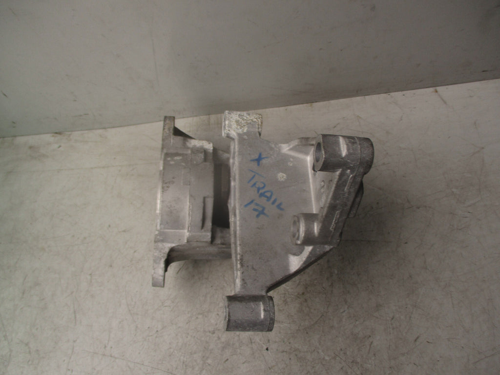 2017 NISSAN X TRAIL 1.3 PETROL OS DRIVER SIDE RIGHT ENGINE MOUNT