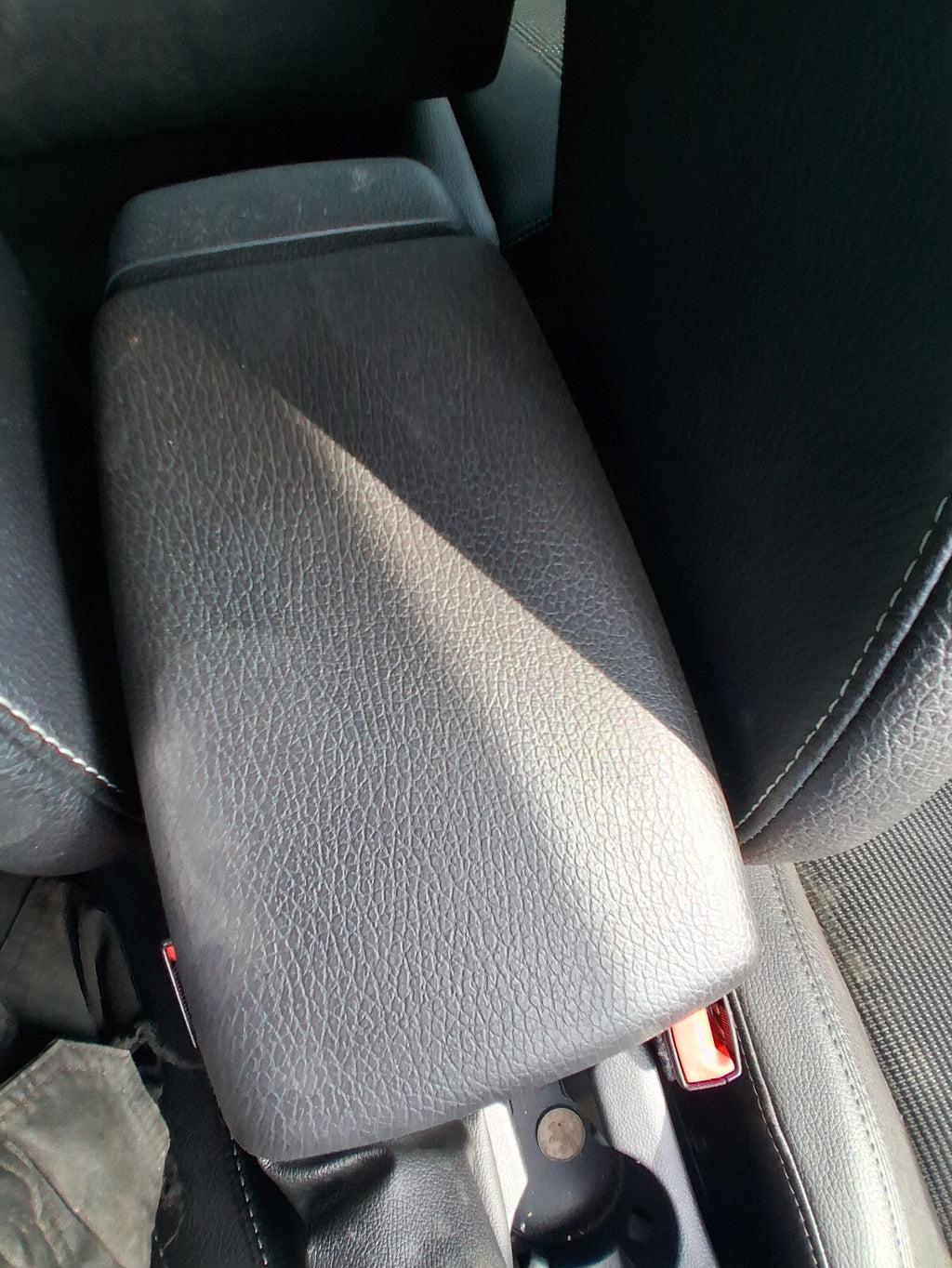 2015 VAUXHALL ASTRA J LEATHER CENTRE CONSOLE ARMREST ONLY