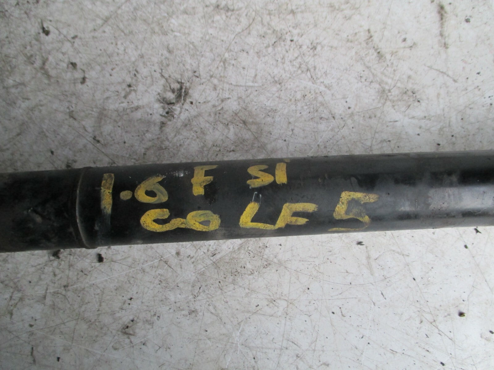 VOLKSWAGEN GOLF MK5 FSI 1.6L NSF FRONT PASSENGER SIDE DRIVESHAFT