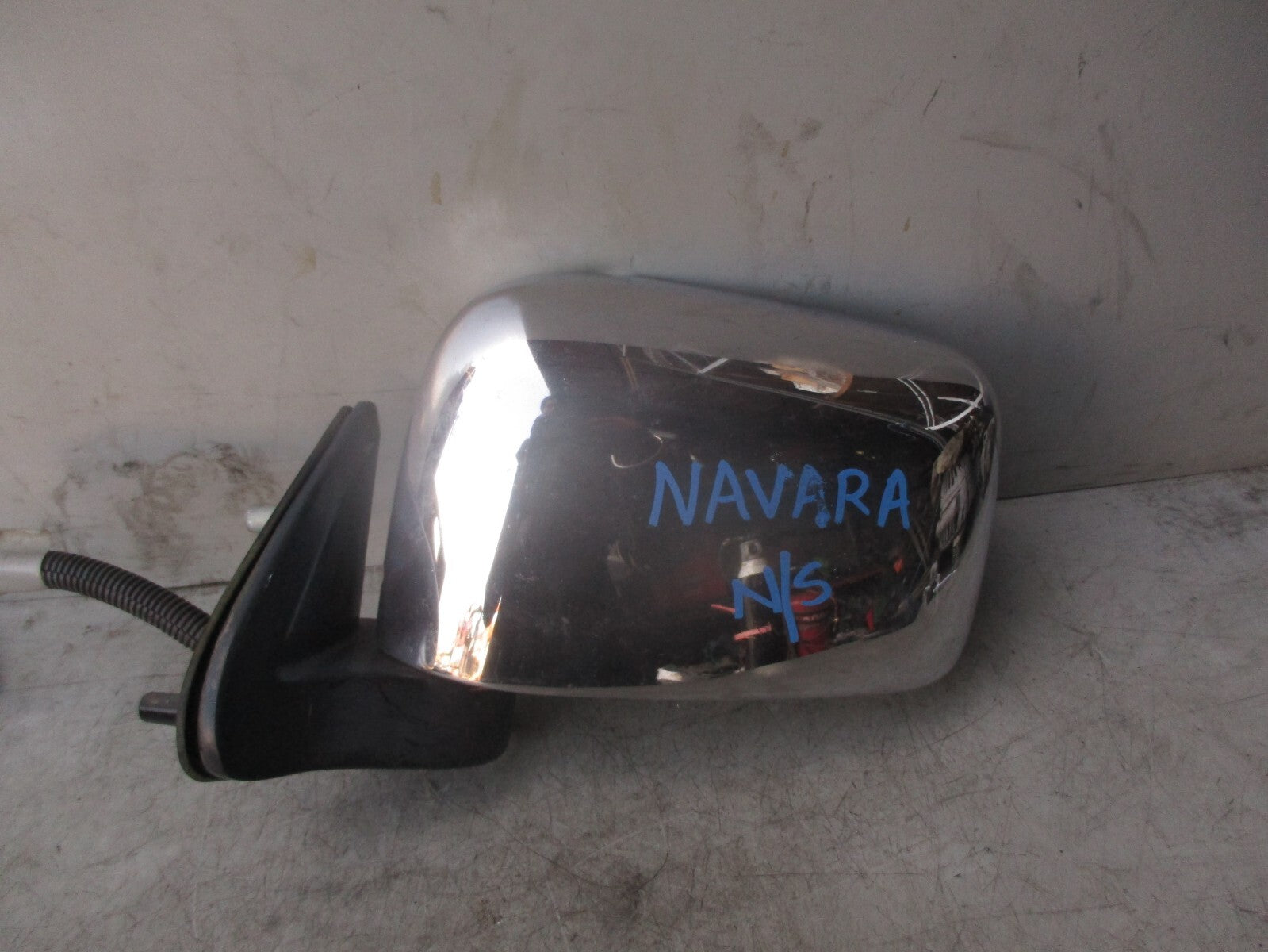 2002 NISSAN NAVARA D22 NSF PASSENGER SIDE FRONT DOOR WING MIRROR SILVER CHROME