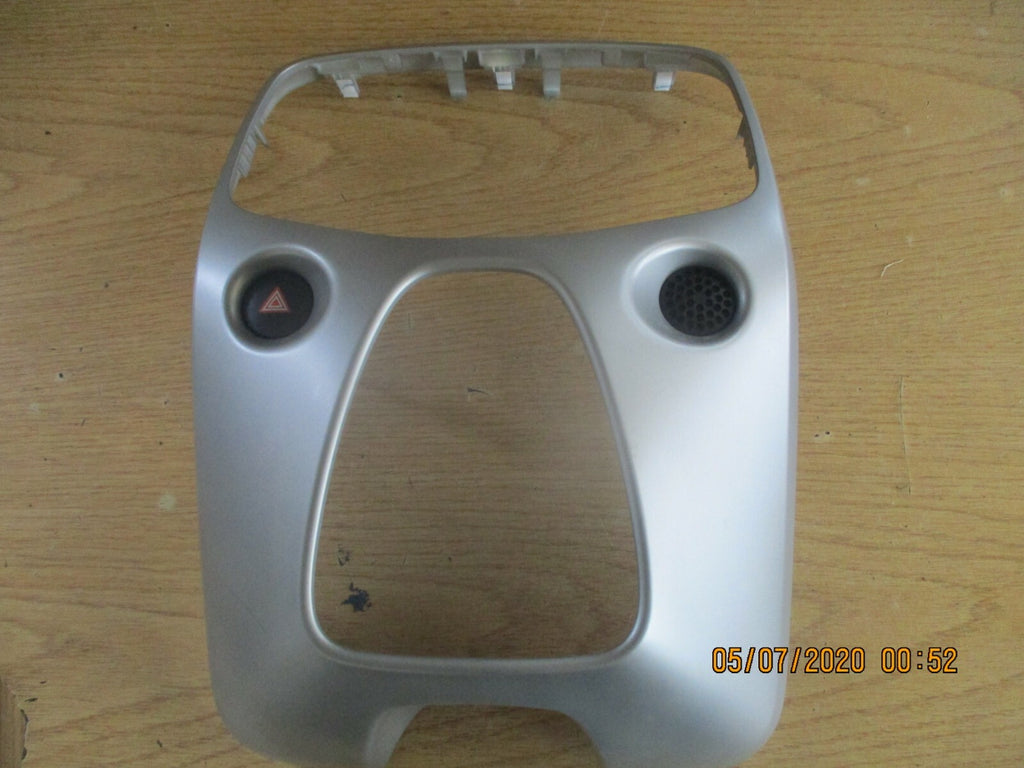 PEUGEOT 108 MK2 2014 1.0 PETROL RADIO SURROUND AND HEATER CONTROL TRIM554050H040