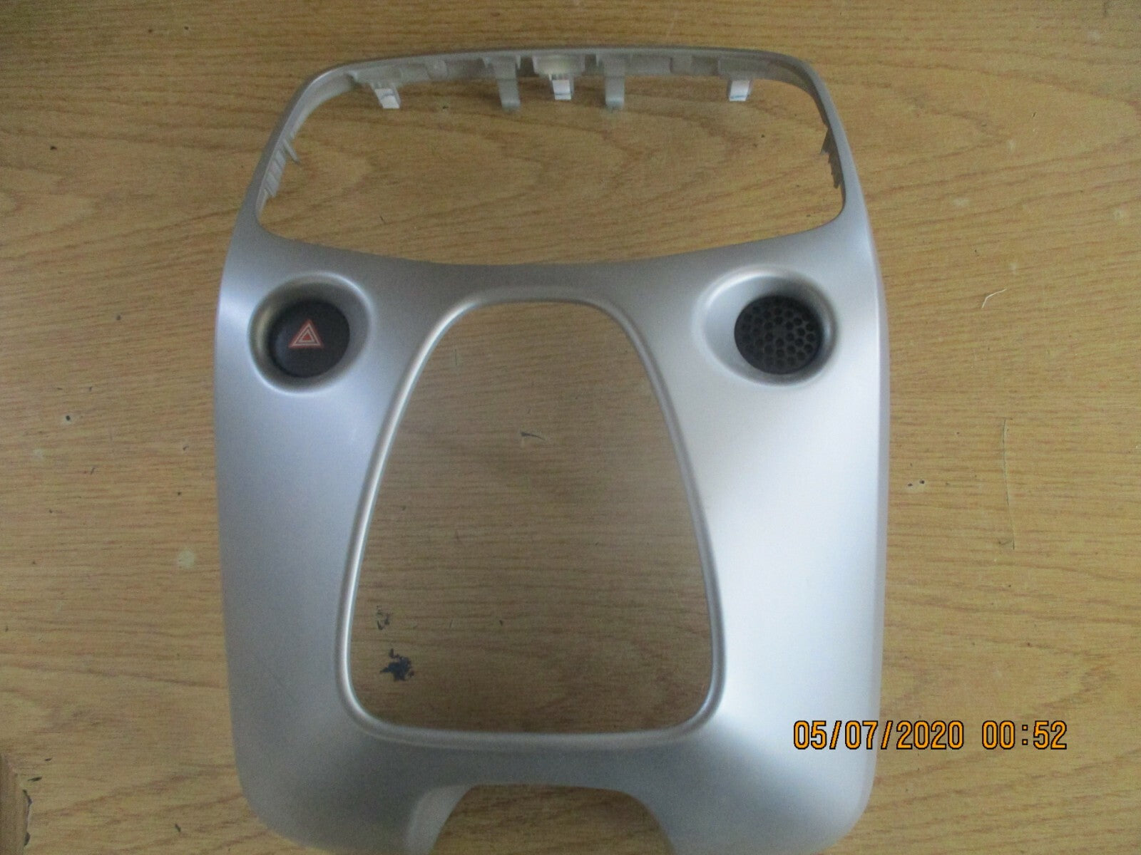 PEUGEOT 108 MK2 2014 1.0 PETROL RADIO SURROUND AND HEATER CONTROL TRIM554050H040