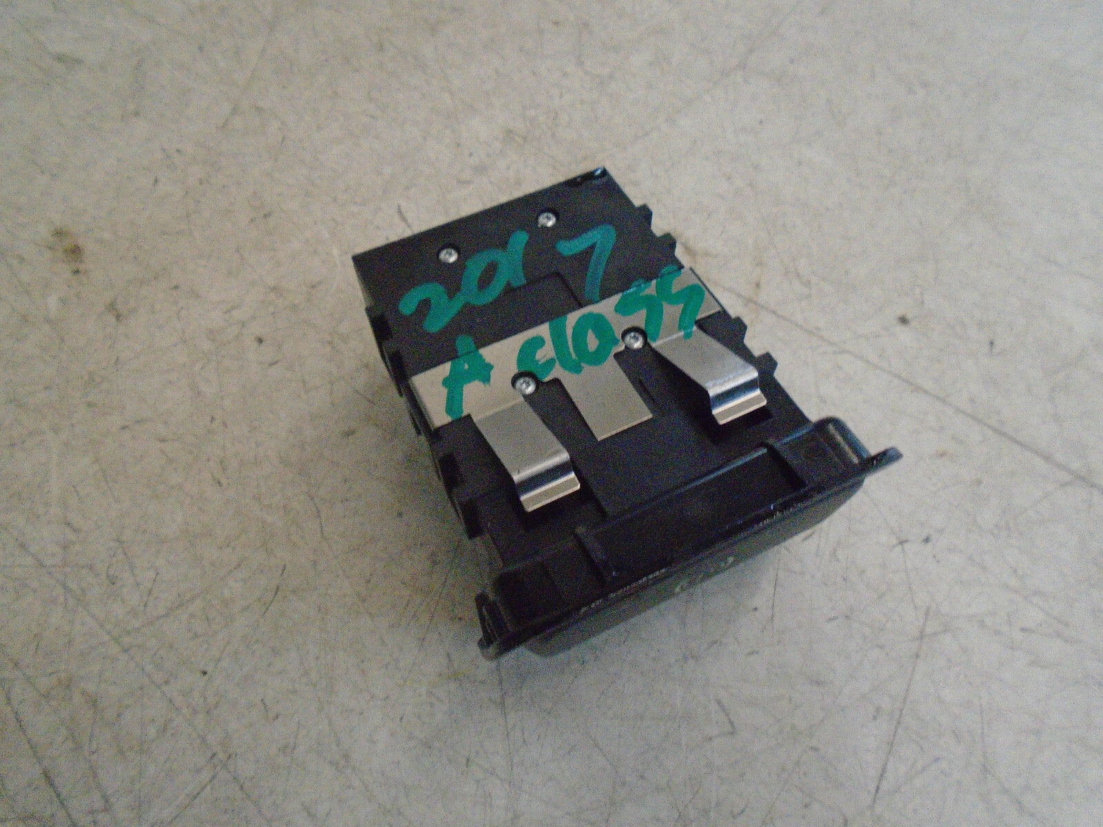 MERCEDES BENZ A CLASS W176 2017 ELECTRONIC HANDBRAKE RELEASE SWITCH A2469050451