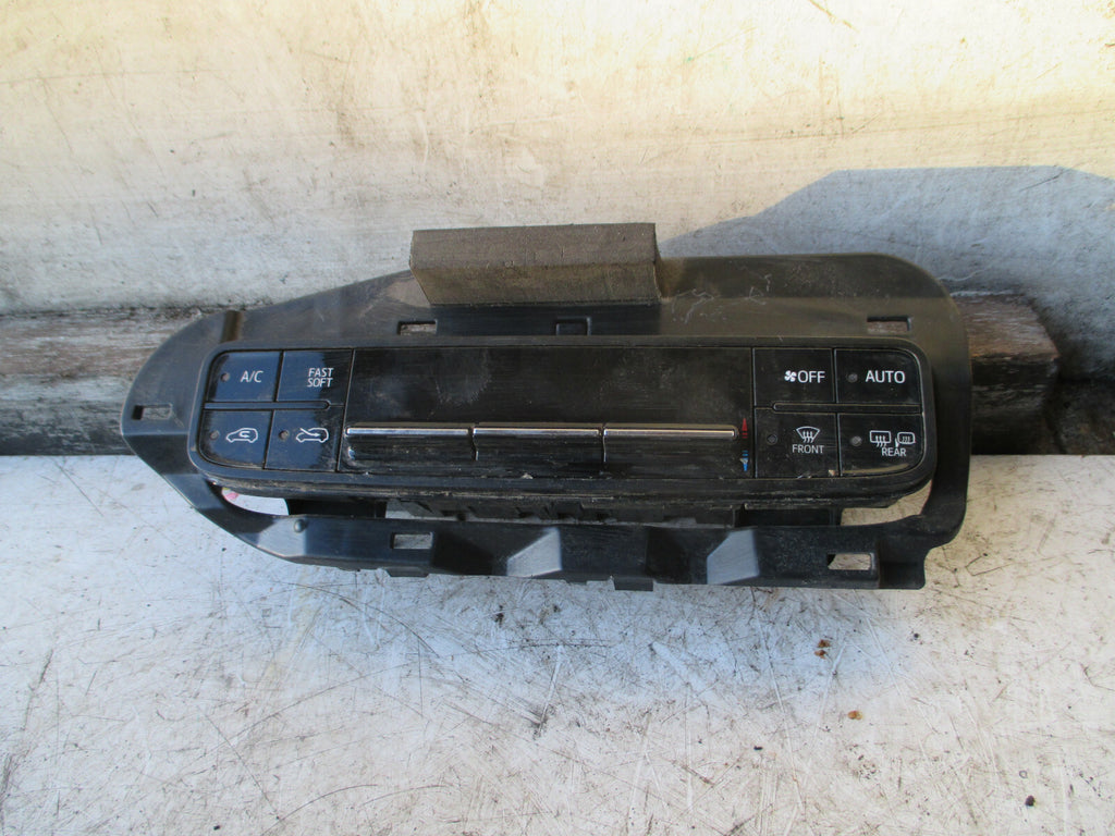 TOYOTA AURIS 2018 MK2 HEATER AC CLIMATE CONTROL SWITCH PANEL 5546802040