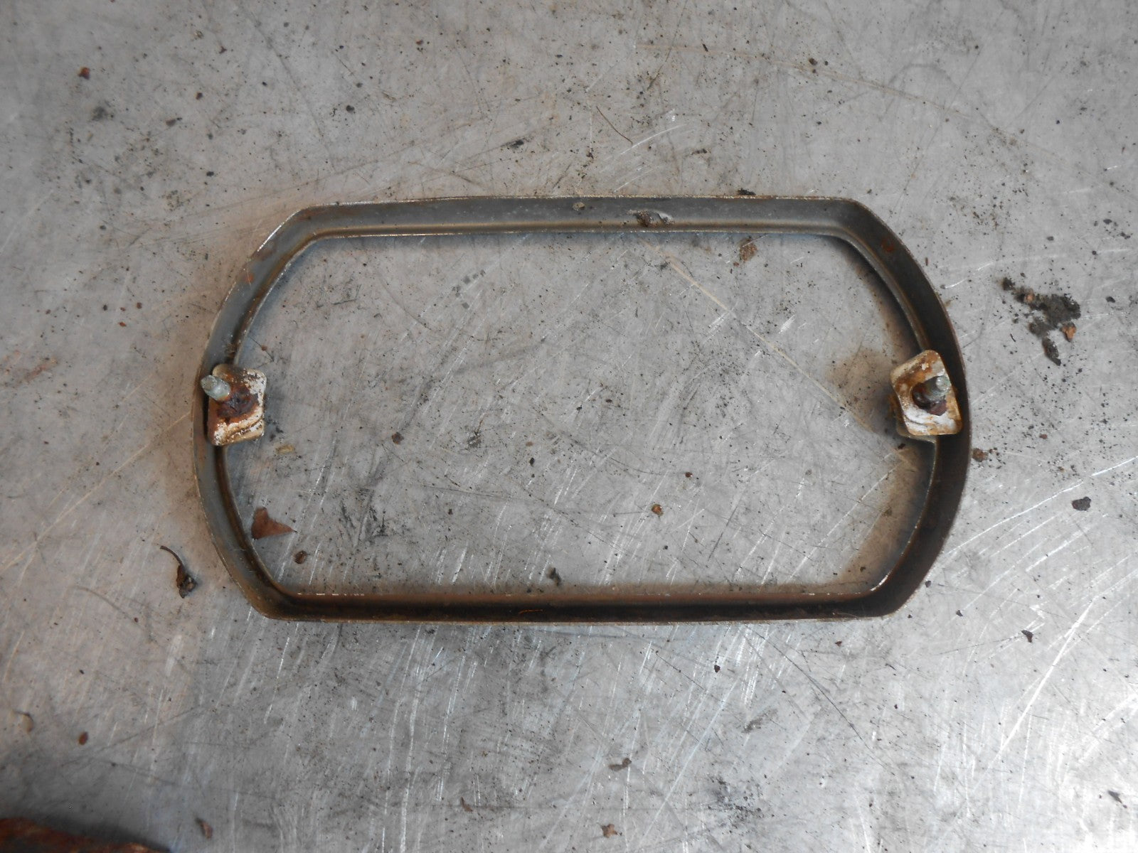 BMW E9 3.0 CS/CSI 1971 - 1975 FRONT SIDE LIGHT SIDELIGHT SURROUND TRIM CHROME